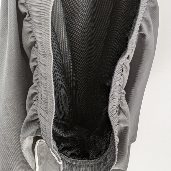 Under Armour UA Loose Active Pants Mesh Lined M - Picture 6 of 9
